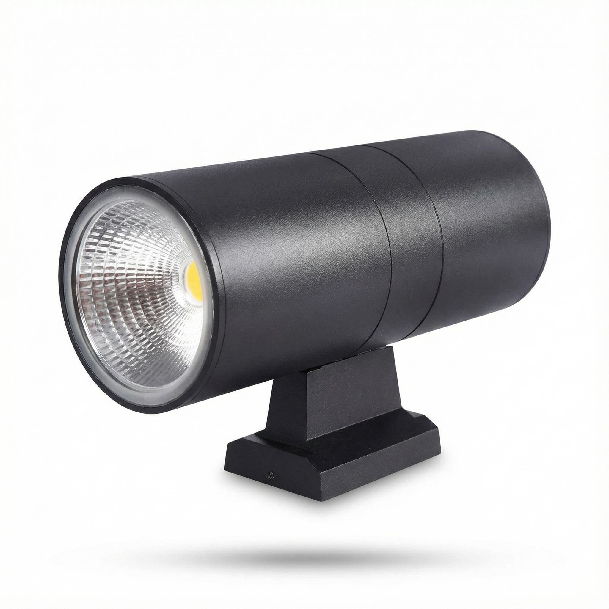 Modern Outdoor Wall Light in Aluminum – Alumode