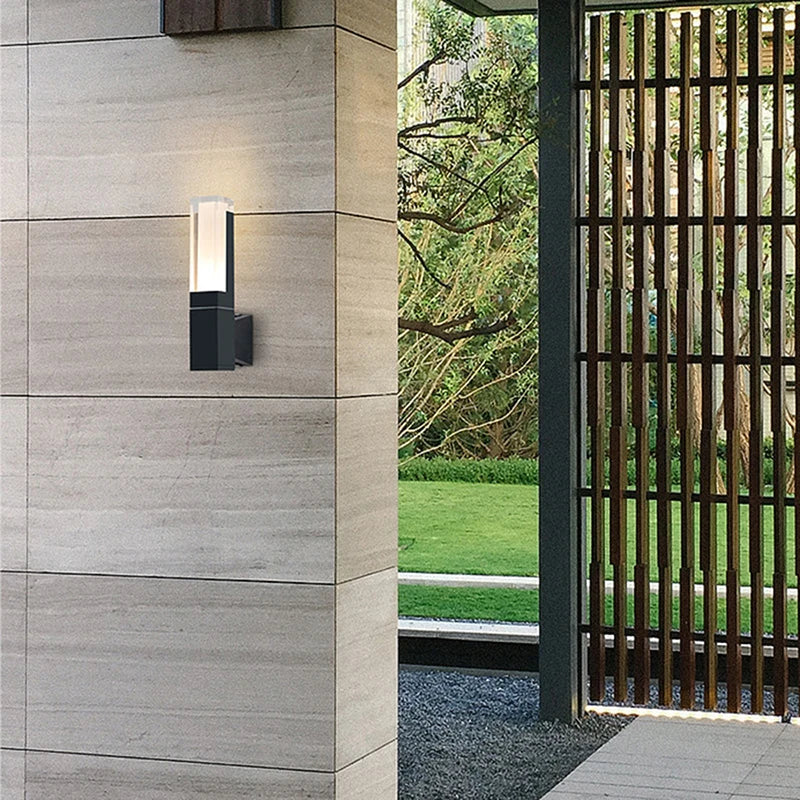 Minimalist LED wall light in aluminum – Clarionde